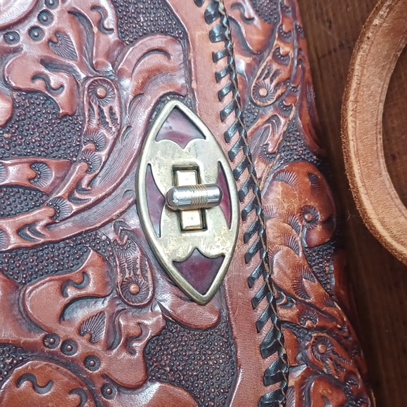 Tooled purse - Picture 2 of 16